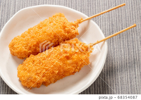 串カツ(串揚げ)2本。 68354087