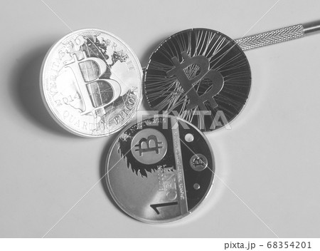 Three virtual coins bitcoins 68354201