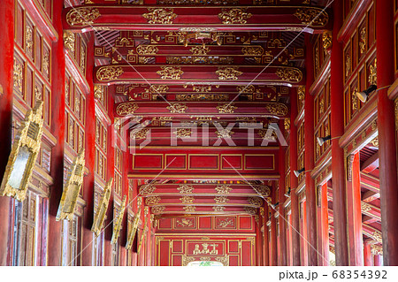 フエの遺跡(ダナン)廃墟となった紫禁城と寺 フエの遺跡(ダナン)廃墟となった紫禁城と寺 68354392