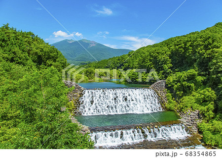 不忘山と横川砂防ダム　七ヶ宿町 68354865