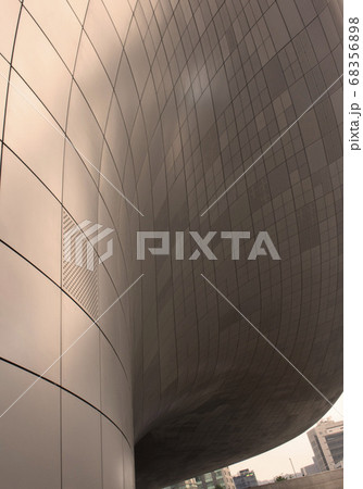 曲面 建物 風景 68356898