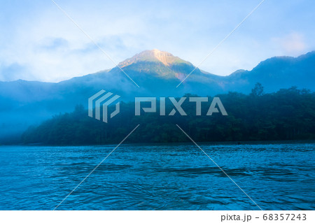 【上高地】大正池の朝 68357243