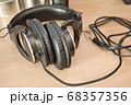 テレワーク　ヘッドフォン 68357356