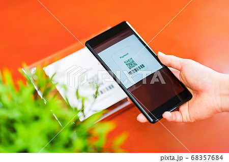 キャッシュレス　QRコード決済　スマホ決済　非接触決済　【ウィズコロナのニューノーマル】 68357684