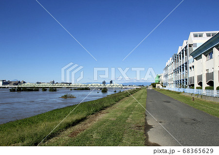 川口市舟戸町：増水した荒川土手にて（令和元年台風19号） 68365629