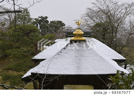 修学院離宮　上離宮　千歳橋の雪景 68367077