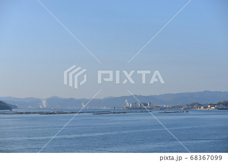宮島航路とカキ漁(広島県廿日市市) 宮島航路とカキ漁(広島県廿日市市) 68367099