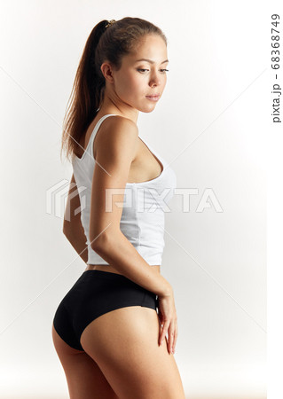 gorgeous model at gym. comfortable sportswear gorgeous model at gym. comfortable sportswear 68368749