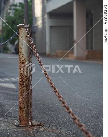 街中にある建物劣化箇所 街中にある建物劣化箇所 68369201