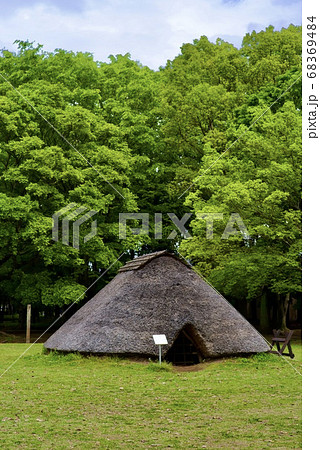 初夏の竪穴式住居 初夏の竪穴式住居 68369484
