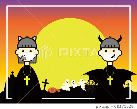 ハロウィン マスクを着けた男の子女の子 文字無 のイラスト素材