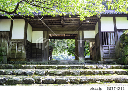 夏の秋月城跡 長屋門 夏の秋月城跡 長屋門 68374211