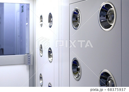 Entrance before of Clean rooms ,air shower for 68375937