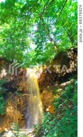 軽井沢 石尊山の血の滝 (赤滝) 軽井沢 石尊山の血の滝 (赤滝) 68376924