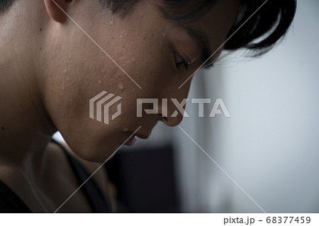 男性のポートレート 68377459