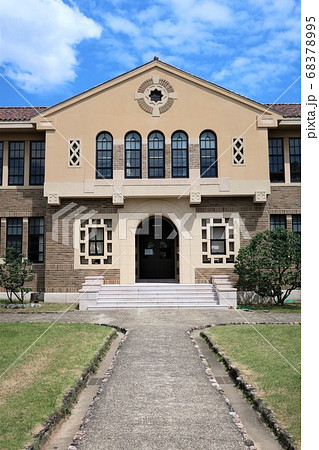 神戸女学院大学 68378995