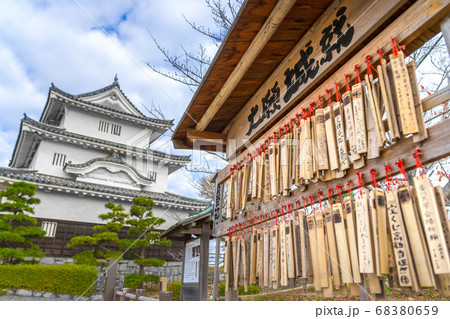 日本の100名城、丸亀城で大願城就(香川県丸亀市一番丁)※作品コメント欄に撮影位置 日本の100名城、丸亀城で大願城就(香川県丸亀市一番丁)※作品コメント欄に撮影位置 68380659