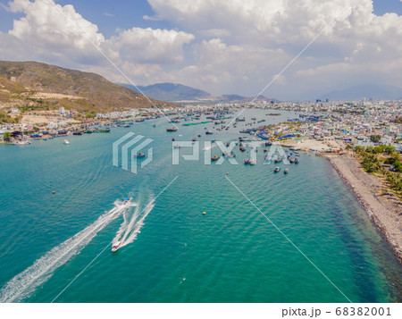 Seaport full of small boats and yachts Seaport full of small boats and yachts 68382001