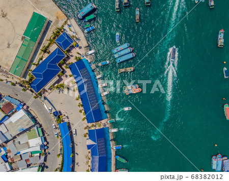 Seaport full of small boats and yachts 68382012