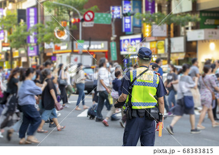 警察 取り締まる 警察官 68383815