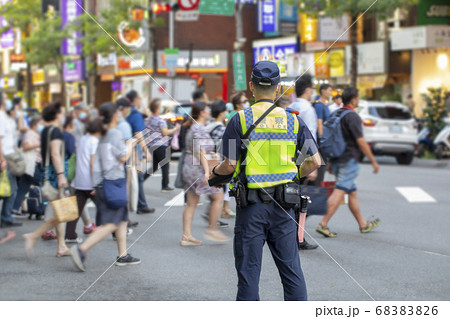 警察 取り締まる 警察官 68383826