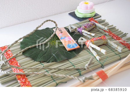 お盆でご先祖様を迎える飾り物の写真素材