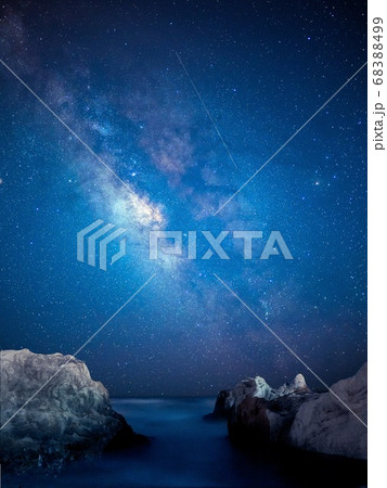 天の川と流星 68388499