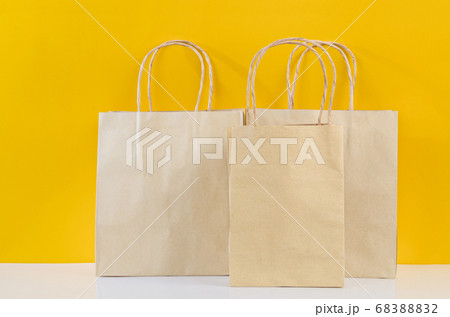 Vintage brown paper bags 68388832