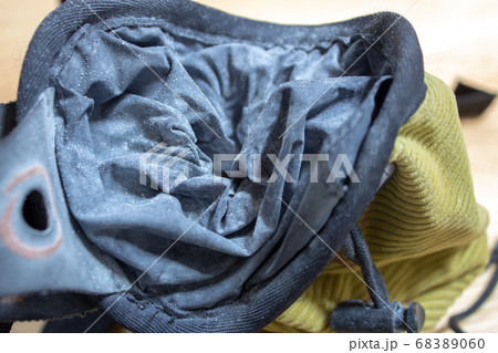 Chalk bag used for rock climbing with freshly poured chalk 68389060