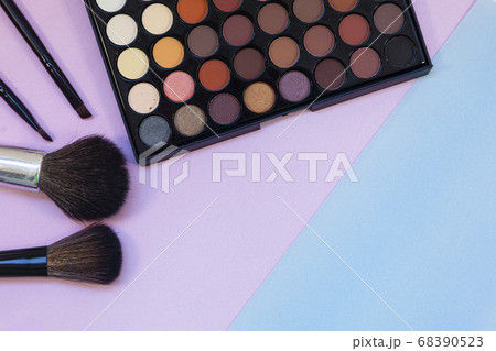 Cosmetics and brushes 68390523