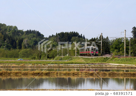 田園と奥羽本線701系(秋田⇔新庄) 田園と奥羽本線701系(秋田⇔新庄) 68391571