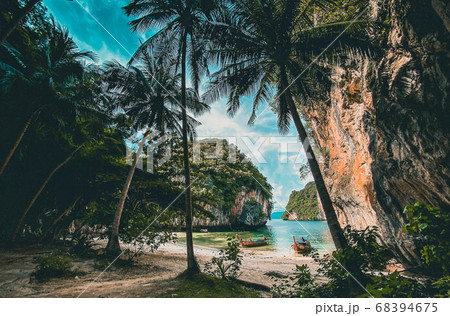 Koh Lao Lading paradise beach, island in the Andaman Sea between Phuket and Krabi Thailand 68394675