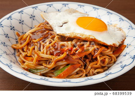 カレー焼きそば 68399539