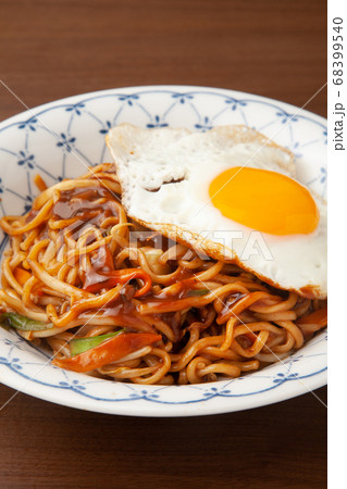 カレー焼きそば 68399540