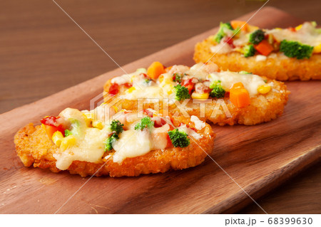 ハッシュポテトのチーズ焼き 68399630