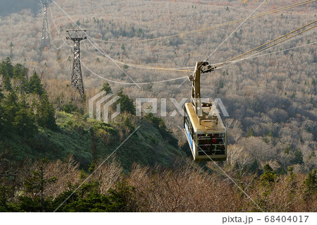 東北　八甲田山　ロープウエイ　紅葉 68404017