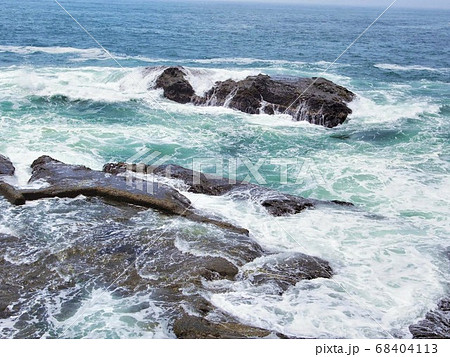 泳いではいけない海 68404113