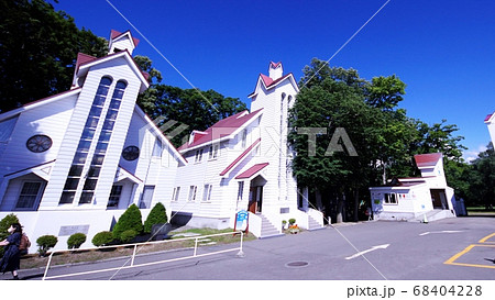 青く輝く羊ヶ丘展望台とラベンダー園 青く輝く羊ヶ丘展望台とラベンダー園 68404228
