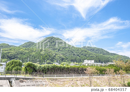 岩室温泉矢川上流より温泉街を望む 68404357