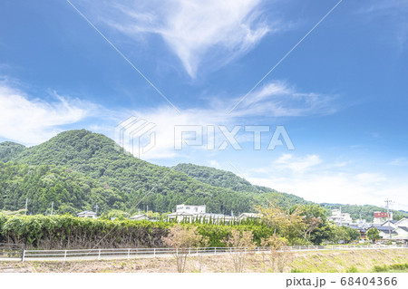 岩室温泉矢川上流より温泉街を望む 68404366