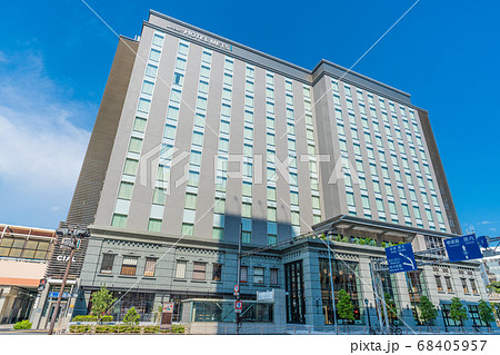 日本の横浜都市景観 桜木町駅前複合ビルなどを望む 日本の横浜都市景観 桜木町駅前複合ビルなどを望む 68405957