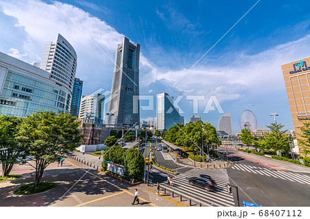 日本の横浜都市景観 桜木町駅前に建設中のYOKOHAMA AIR CABINなどを望む 日本の横浜都市景観 桜木町駅前に建設中のYOKOHAMA AIR CABINなどを望む 68407112