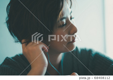 30代女性ライフスタイル 自分の世界の写真素材