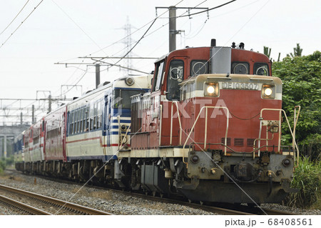ミャンマーへ輸出のため輸送される国鉄型ディーゼルカー（新潟色） 68408561