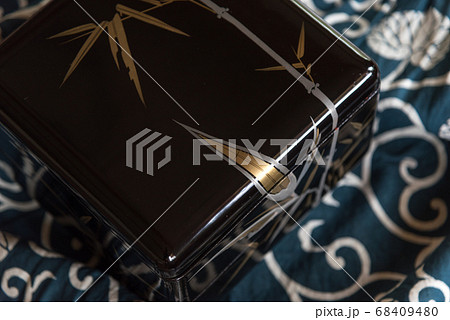 漆塗りの器 漆塗りの器 68409480