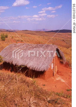 マダガスカルの農村の家(小屋) House in Remote Village Madagascar マダガスカルの農村の家(小屋) House in Remote Village Madagascar 68410736