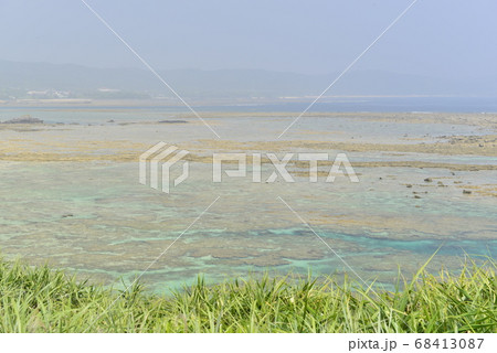 【鹿児島県　奄美大島】あやまる岬の珊瑚礁 68413087
