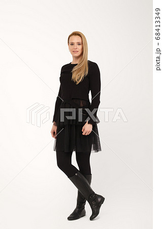 Full length portrait of attractive lady in casual 68413349