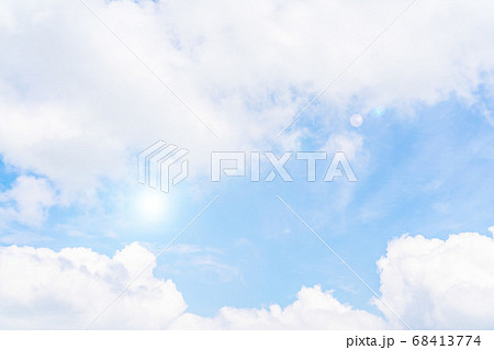 さわやかな青い空と白い雲のイラスト素材