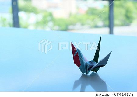 広島での平和を願って折られた折り鶴の写真素材